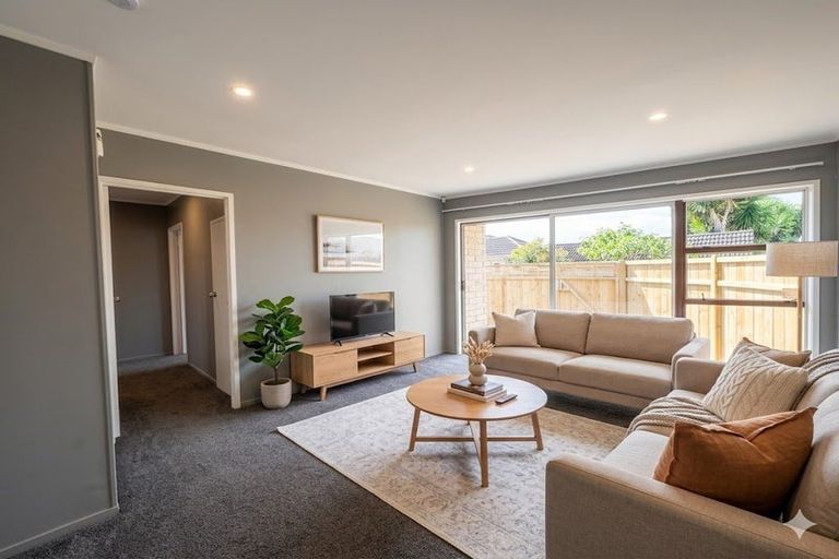 Photo of property in 2/21 Cleek Road, Mangere East, Auckland, 2024