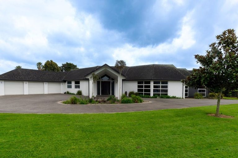 Photo of property in 16 Burberry Road, Karaka, Drury, 2578