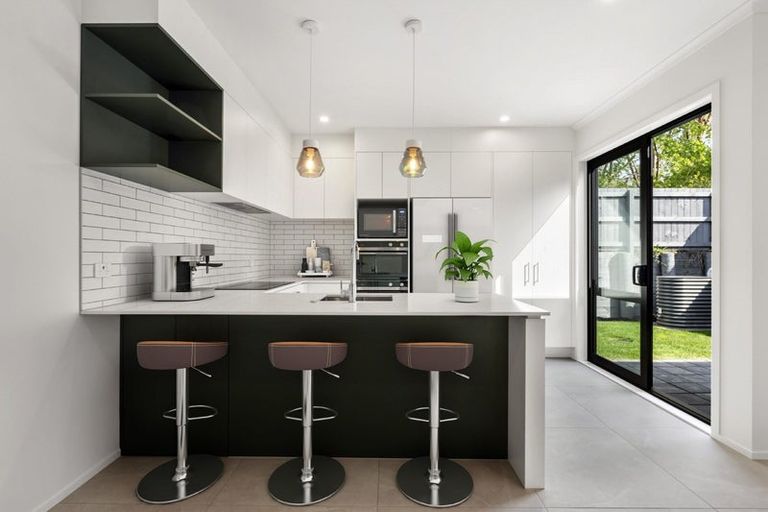Photo of property in 8 Oyster Drive, Whenuapai, 0618