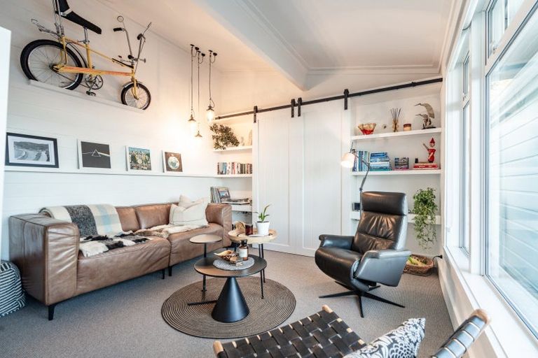 Photo of property in 84 The Esplanade, Houghton Bay, Wellington, 6023