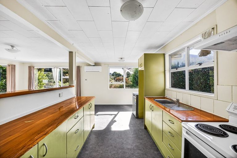 Photo of property in 10 William Hadlow Place, Hatfields Beach, Orewa, 0931