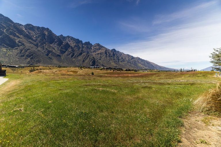 Photo of property in 24 Cunninghams Drive, Jacks Point, Queenstown, 9371