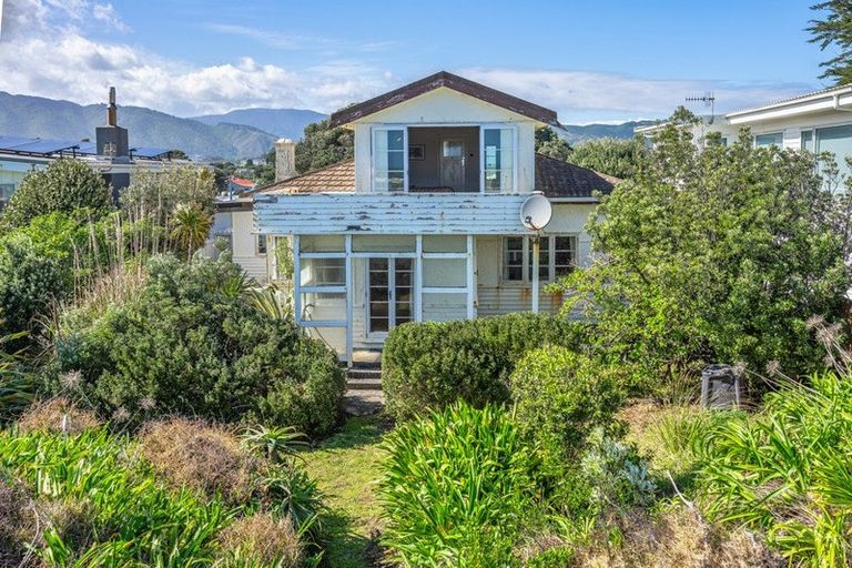 Photo of property in 23 Tutere Street, Waikanae Beach, Waikanae, 5036