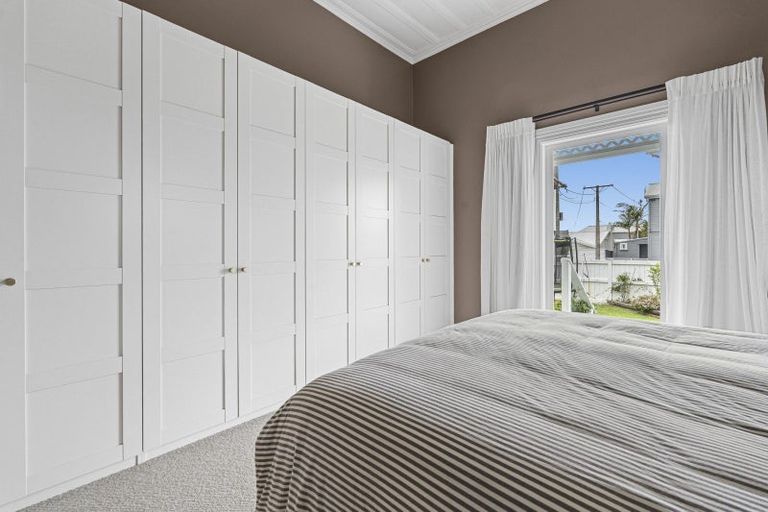Photo of property in 18 Morley Street, New Plymouth, 4310