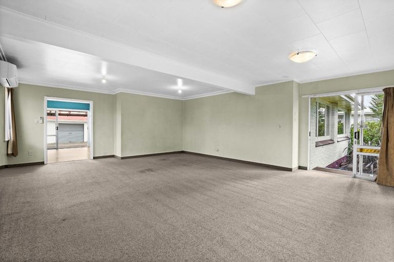 Photo of property in 43 Oldham Avenue, Onekawa, Napier, 4110