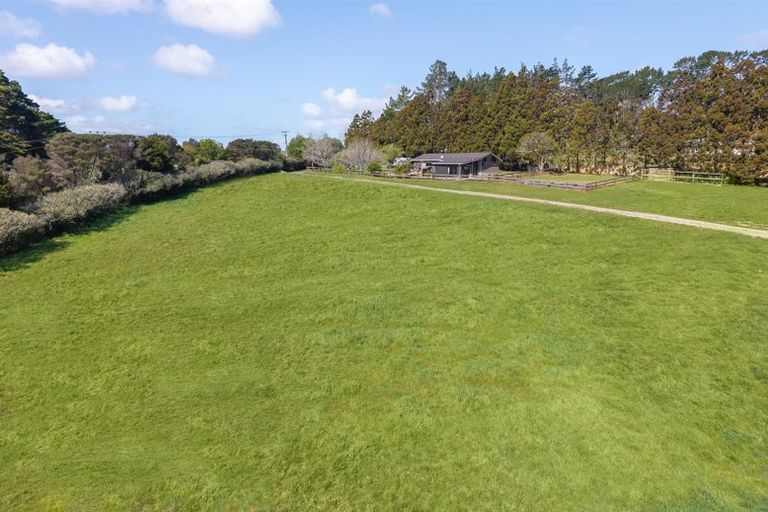 Photo of property in 1115 State Highway 16, Waimauku, 0883