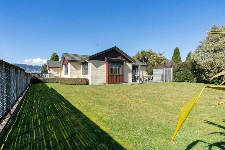 Photo of property in 6 Burnfield Way, Levin, 5510