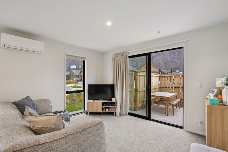Photo of property in 45 Cheviot Street, Jacks Point, 9371