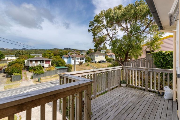 Photo of property in 115 Te Pene Avenue, Titahi Bay, Porirua, 5022