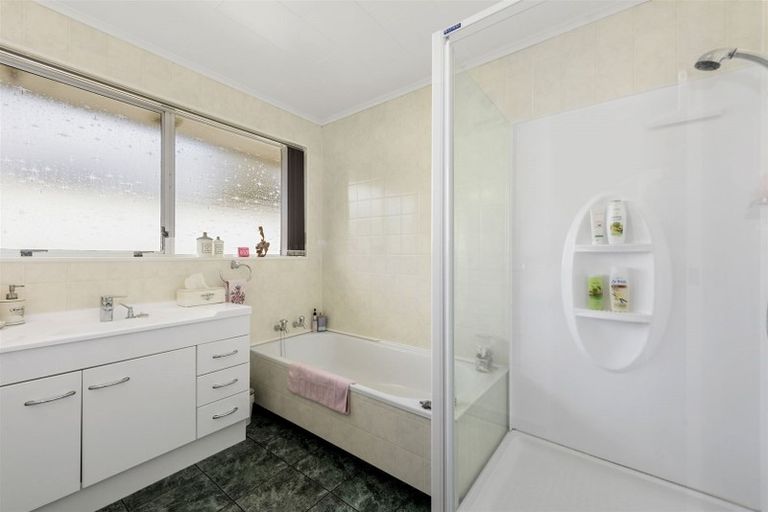 Photo of property in 7a Roband Crescent, Brown Owl, Upper Hutt, 5018