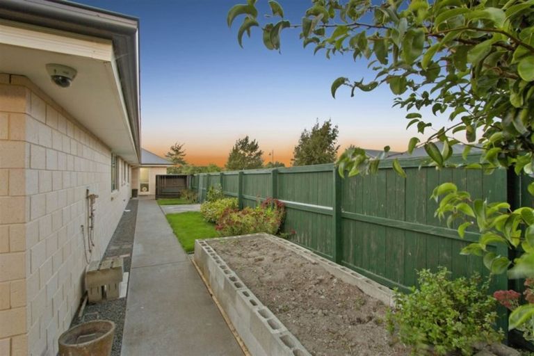 Photo of property in 55 Oakwood Drive, Rangiora, 7400