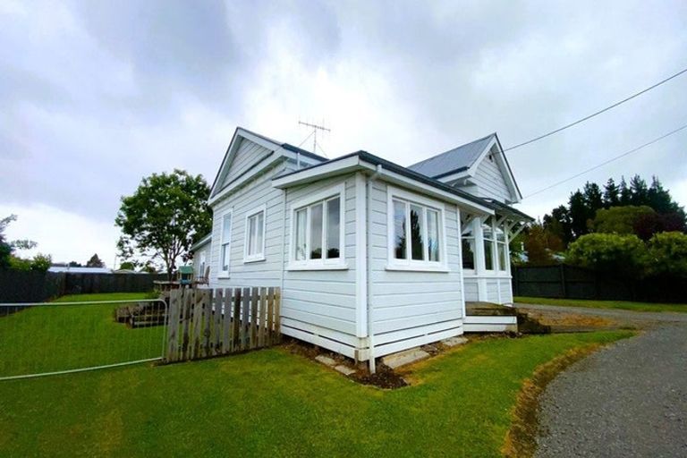 Photo of property in 8 Guy Street, Waipawa, 4210