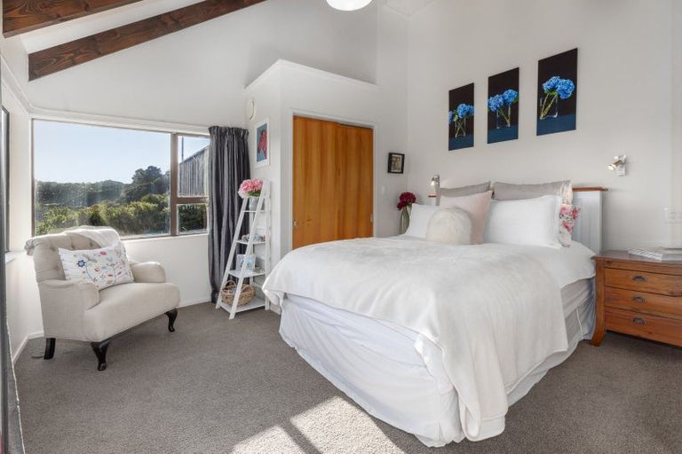 Photo of property in 72 Leeward Drive, Whitby, Porirua, 5024