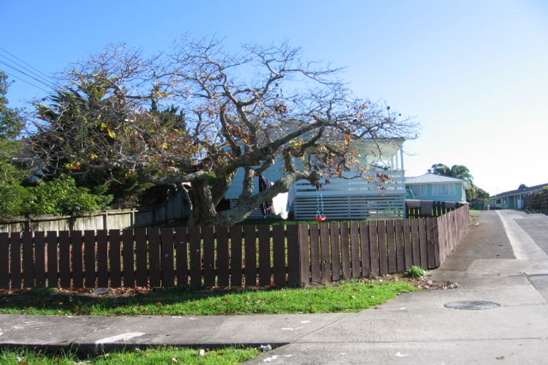 Photo of property in 68d Roberts Road, Te Atatu South, Auckland, 0610