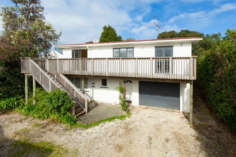 Photo of property in 6 Sundown Avenue, Manly, Whangaparaoa, 0930