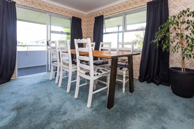 Photo of property in 320 Ocean Road, Whangamata, 3620