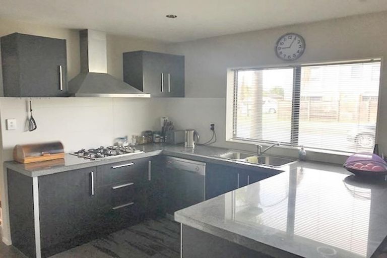 Photo of property in 39 Riverglade Parkway, Te Atatu South, Auckland, 0610