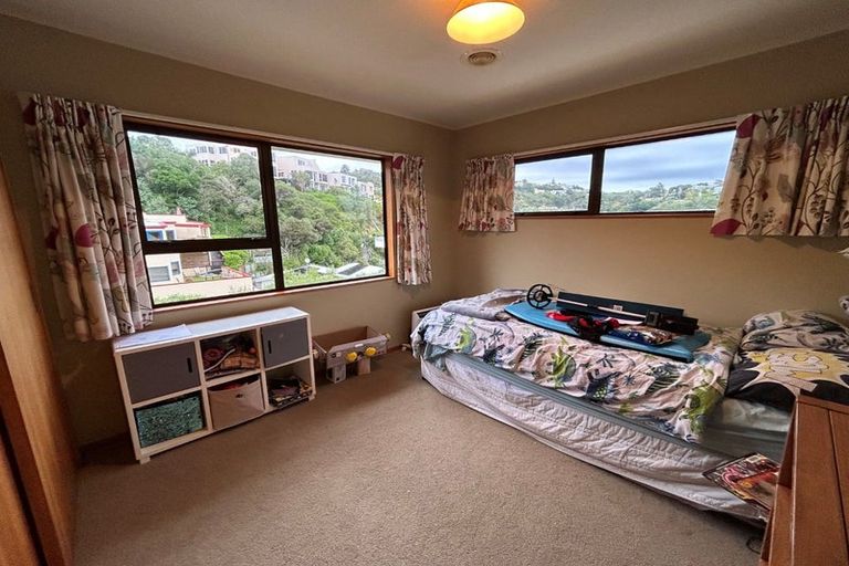 Photo of property in 16 Trevor Terrace, Paremata, Porirua, 5024