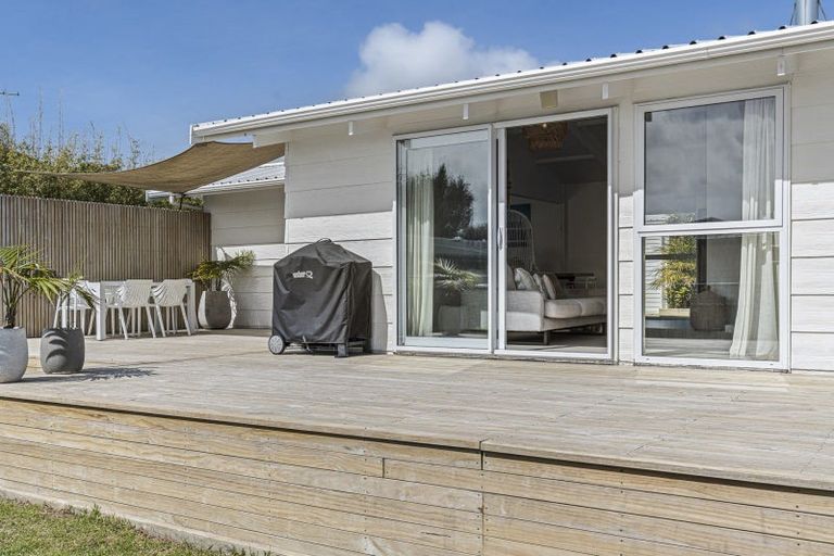 Photo of property in 46 Donnelly Street, Oakura, 4314