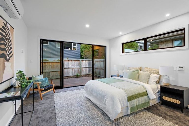 Photo of property in 17 Aratoro Place, Mount Pleasant, Christchurch, 8081