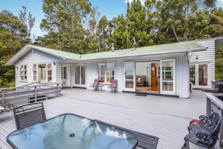 Photo of property in 127 Konini Road, Titirangi, Auckland, 0604