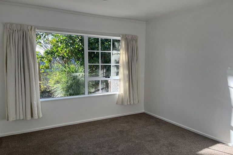 Photo of property in 57 Gatman Street, Birkdale, Auckland, 0626