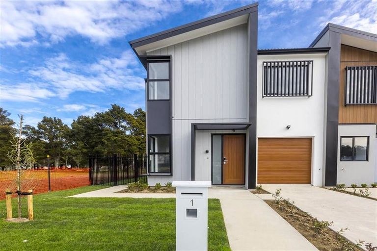 Photo of property in 1 Fitch Lane, Wallaceville, Upper Hutt, 5018
