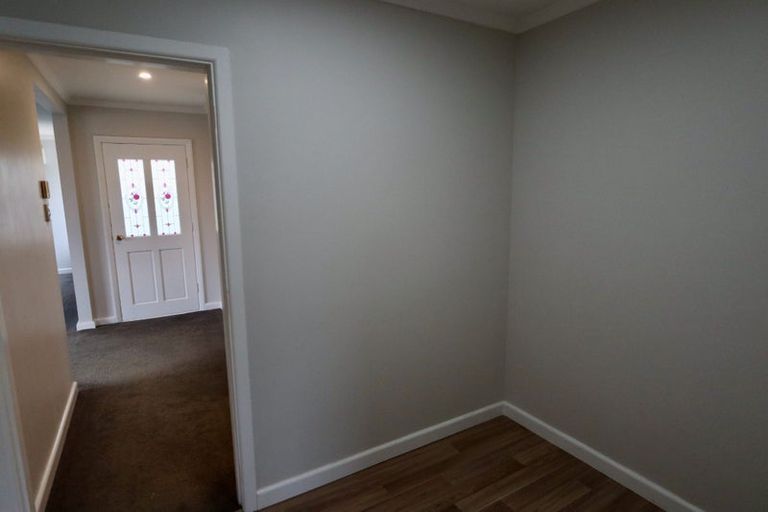 Photo of property in 15 Baylands Drive, Newlands, Wellington, 6037