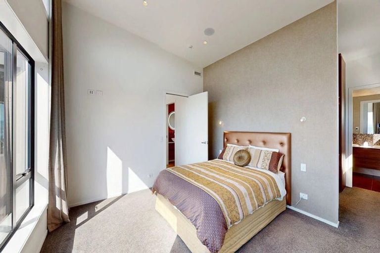 Photo of property in 49 Ashton Fitchett Drive, Brooklyn, Wellington, 6021