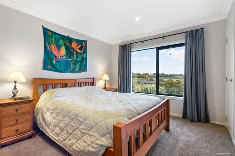 Photo of property in 14 Kendallvale Drive, Waiuku, 2123