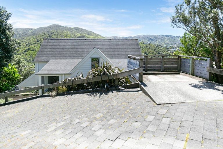 Photo of property in 12a Cavalry Close, Crofton Downs, Wellington, 6035