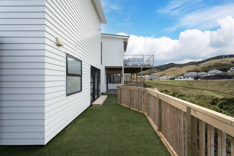 Photo of property in 16 Rochdale Drive, Churton Park, Wellington, 6037