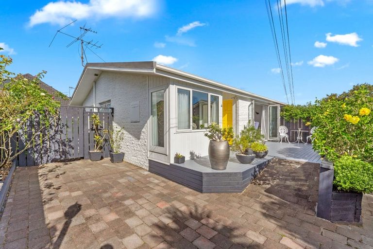Photo of property in 1/4a Dallinghoe Crescent, Milford, Auckland, 0620