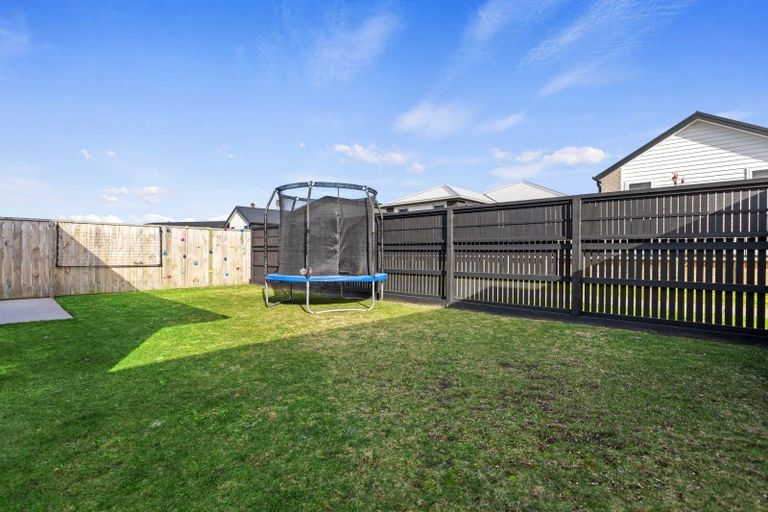 Photo of property in 19 Kuihi Street, Poike, Tauranga, 3112