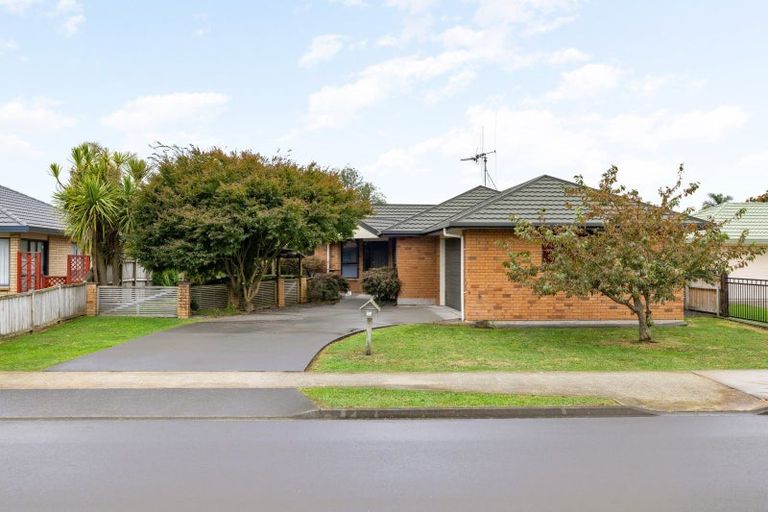 Photo of property in 19 Farnborough Drive, Nawton, Hamilton, 3200