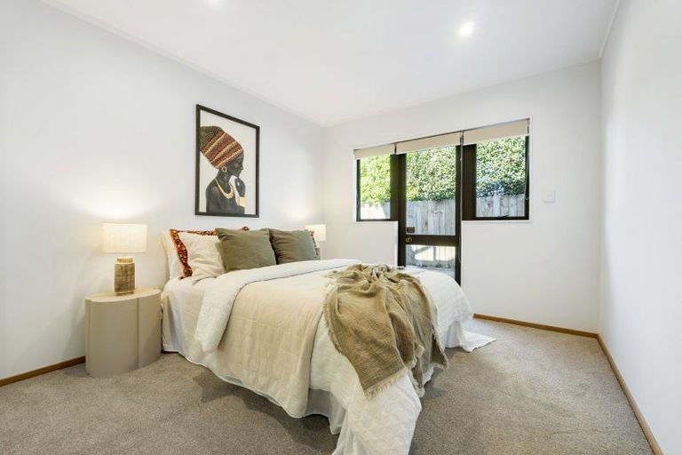 Photo of property in 2/14 Raleigh Road, Northcote, Auckland, 0627
