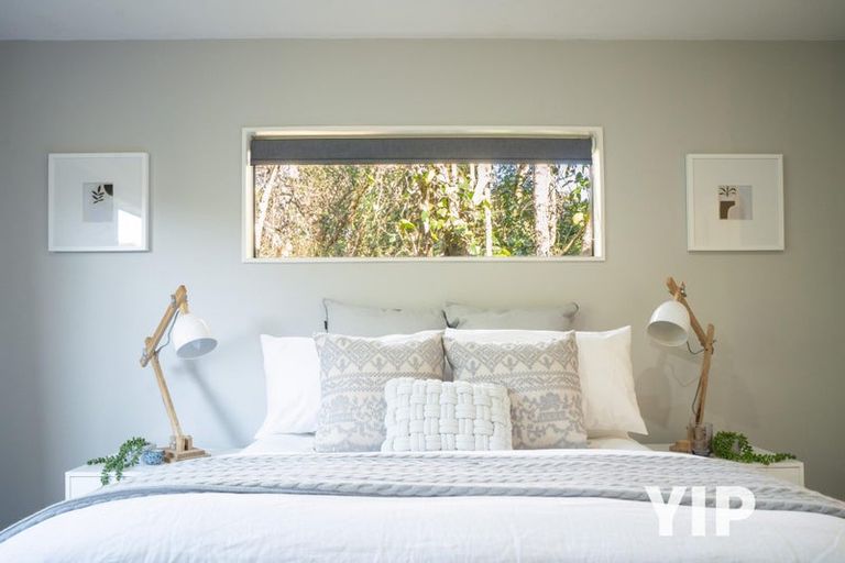 Photo of property in 15b Kinapori Terrace, Newlands, Wellington, 6037