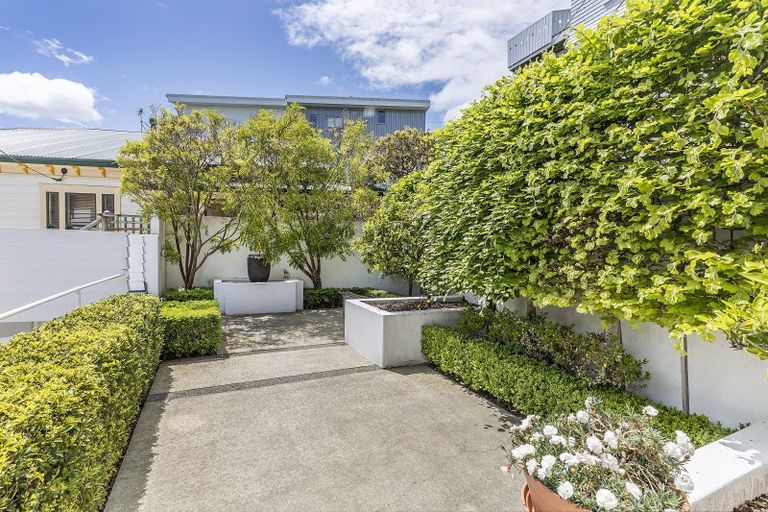 Photo of property in 29a Grass Street, Roseneath, Wellington, 6011