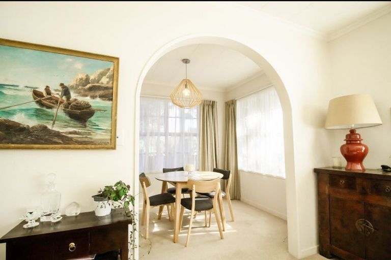 Photo of property in 1a Huata Place, West End, Palmerston North, 4412