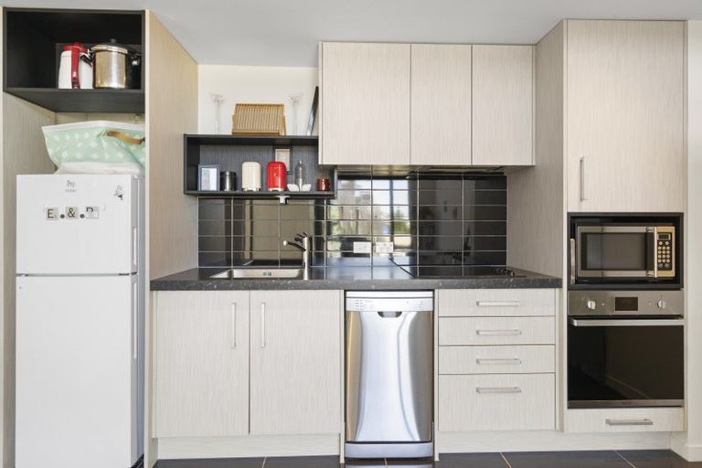 Photo of property in Nouvo Apartments, 5g/21 Rugby Street, Mount Cook, Wellington, 6021