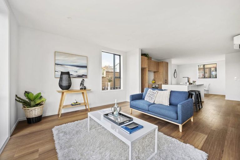 Photo of property in 28 Cathie Place, Karori, Wellington, 6012