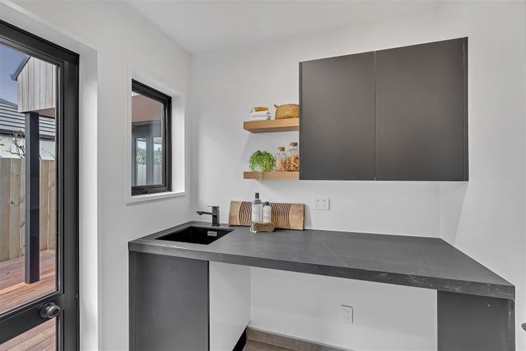Photo of property in 15 Wai-iti Terrace, Burnside, Christchurch, 8053