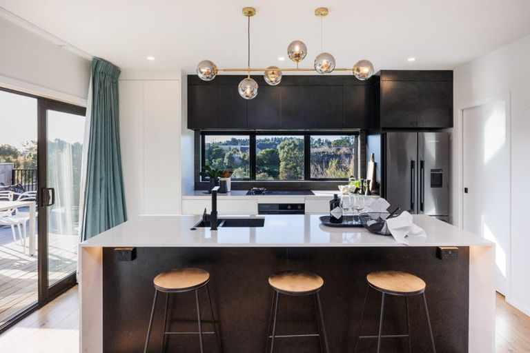 Photo of property in 18 Silkwood Place, Fitzherbert, Palmerston North, 4410