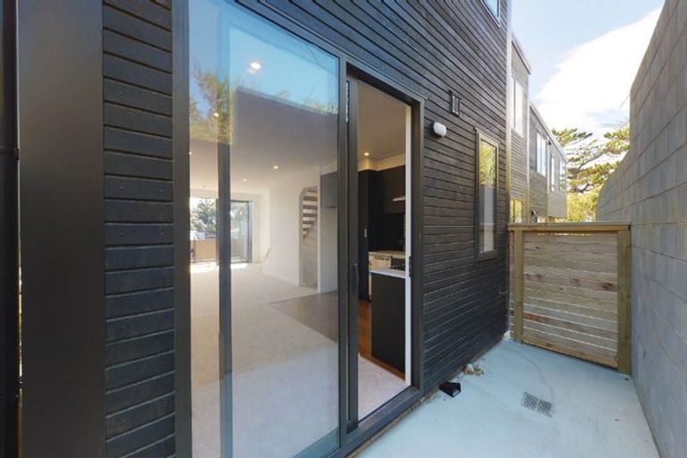 Photo of property in 1/80 Seatoun Heights Road, Seatoun, Wellington, 6022