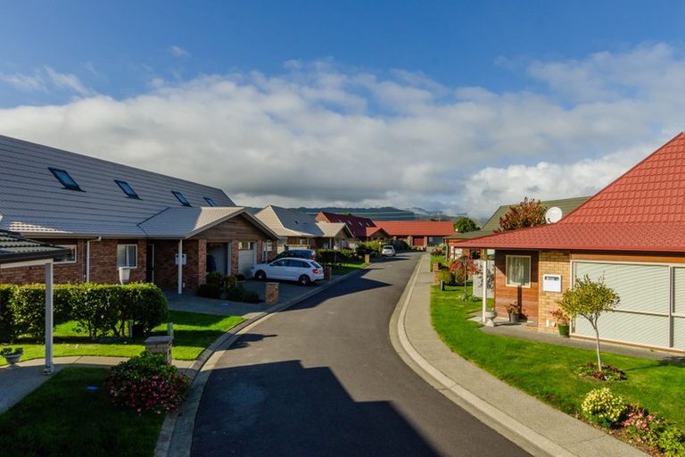 Photo of property in Rangeview Villas, 53/9 Fuller Close, Levin, 5510