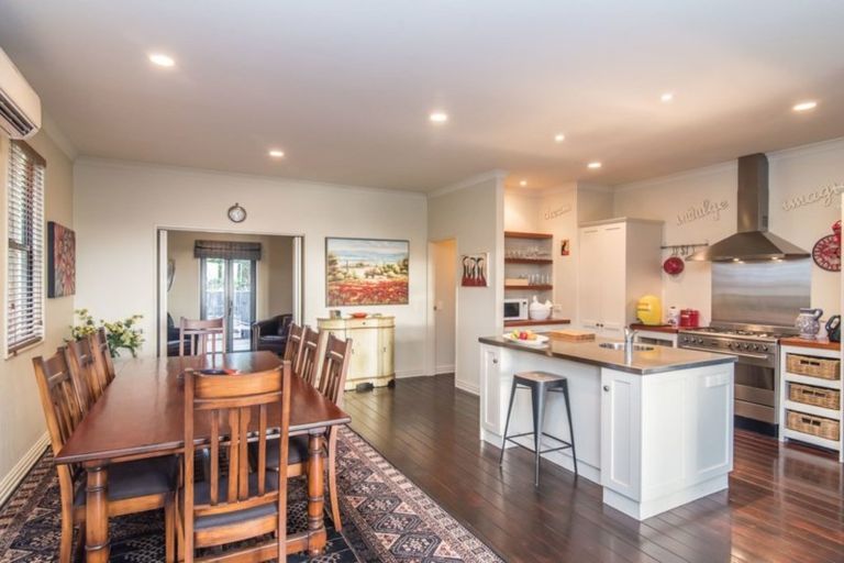 Photo of property in 9 Shearwater Rise, Paraparaumu Beach, Paraparaumu, 5032