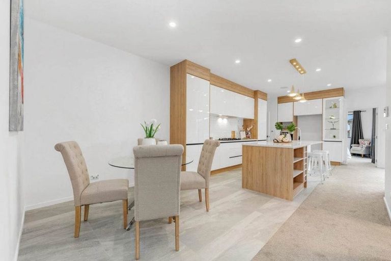 Photo of property in 28 Bushfield Drive, Flat Bush, Auckland, 2019