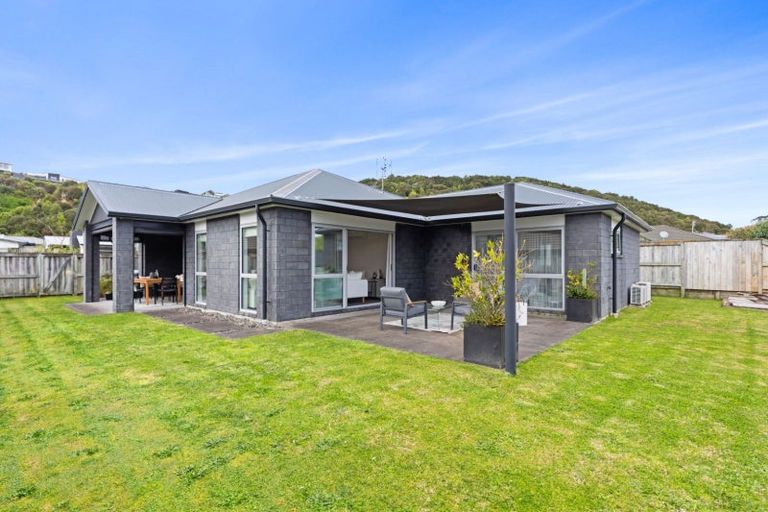 Photo of property in 10 Rochfort Crescent, Pyes Pa, Tauranga, 3112