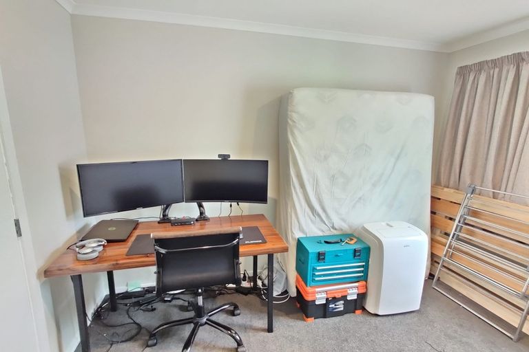 Photo of property in 20u2 Glanmire Road, Newlands, Wellington, 6037