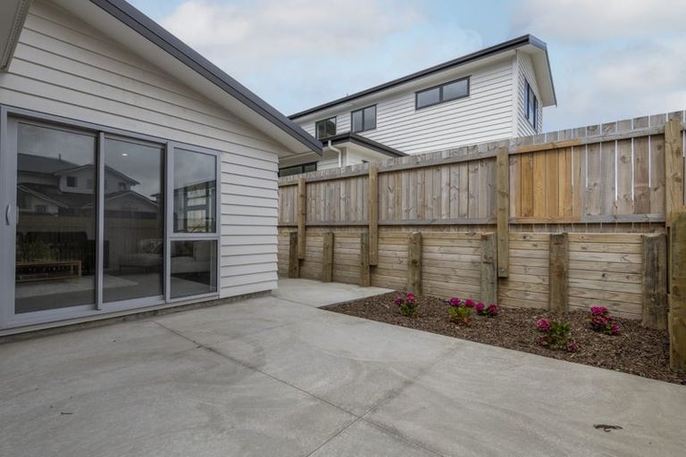 Photo of property in 27 Farnworth Terrace, Churton Park, Wellington, 6037